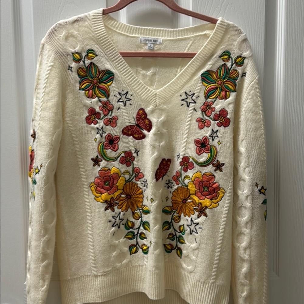 Cashmere embroidered sweater.